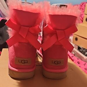 UGG Mini Bailey Bow 11